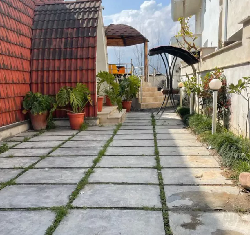 خرید گلدان فایبرگلاس در چالوش