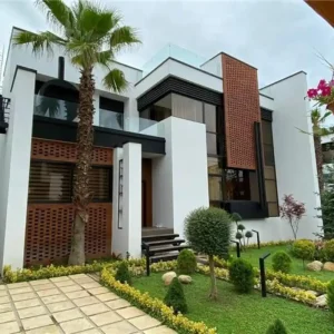 خرید گلدان فایبرگلاس و پلاستیکی و انواع مبلمان باغی نوشهر