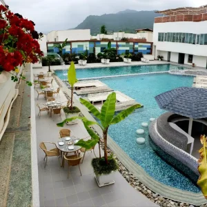 خرید گلدان بزرگ و مبلمان فضای باز در تنکابن